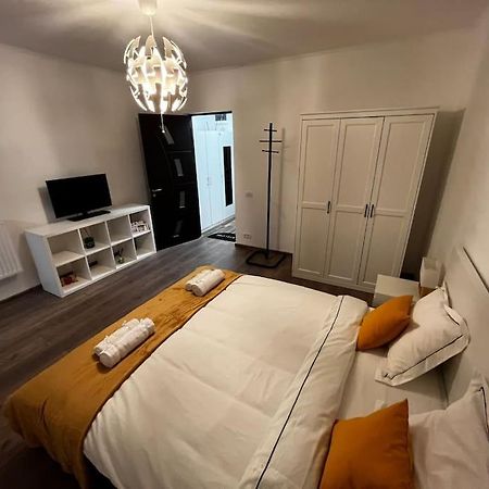 Parklake'S Treasure Bucarest Esterno foto